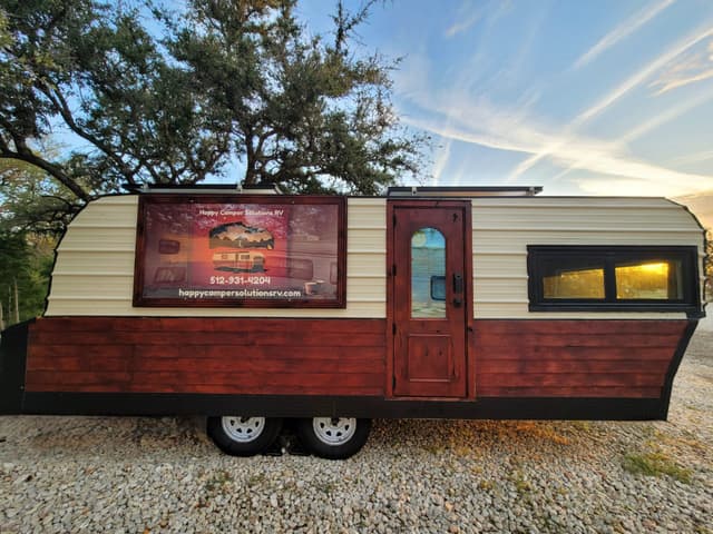 Happy Camper Solutions RV LLC logo