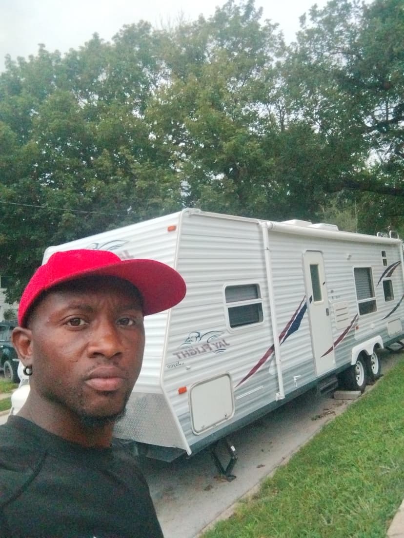 Dwight Tucker is a serving Omaha, NE and surrounding areas within 50 miles
